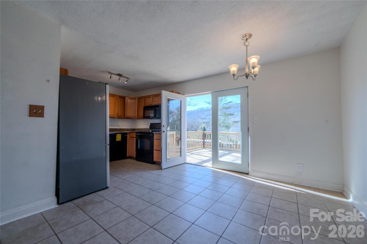 Listing Photo 14
