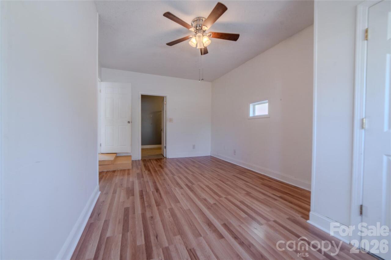 Listing Photo 16
