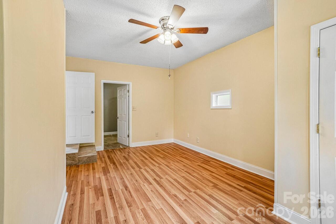 Listing Photo 17
