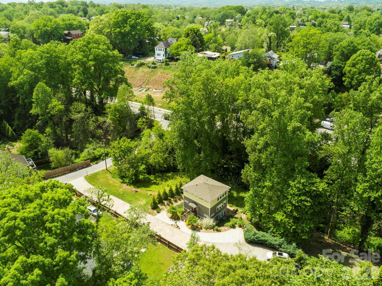 Listing Photo 11
