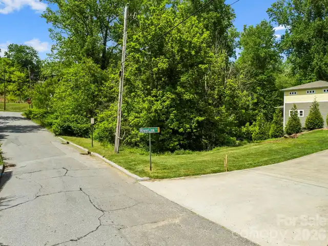 Listing Photo 9