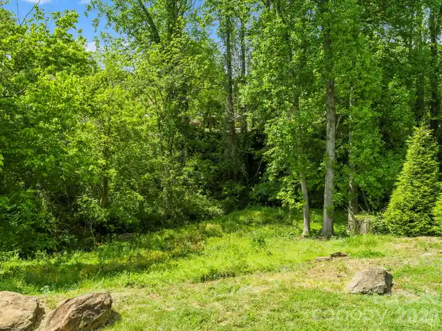 Listing Photo 17