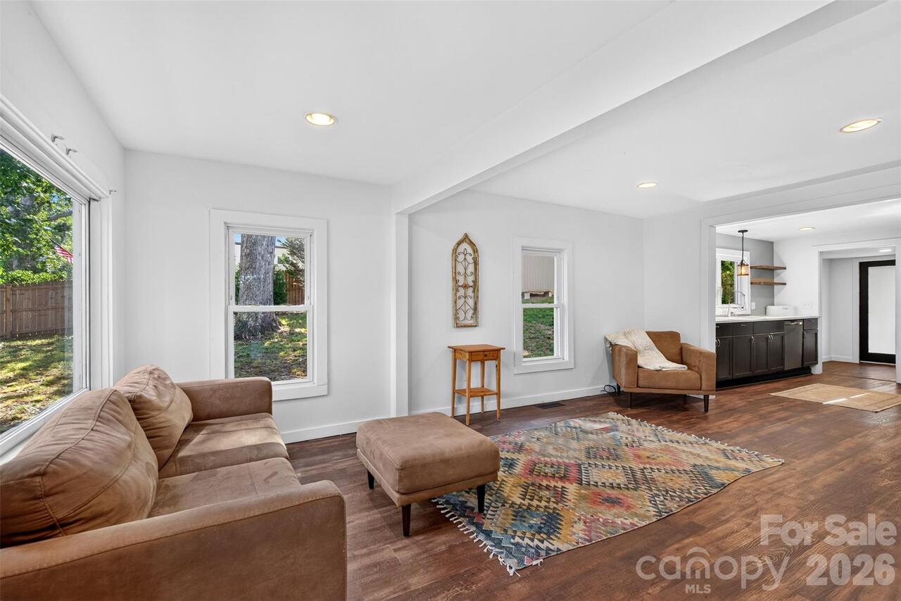 Listing Photo 10