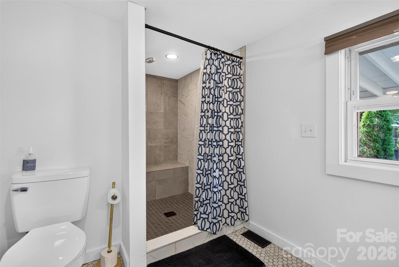 Listing Photo 22