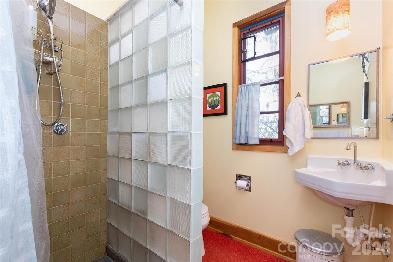 Listing Photo 15