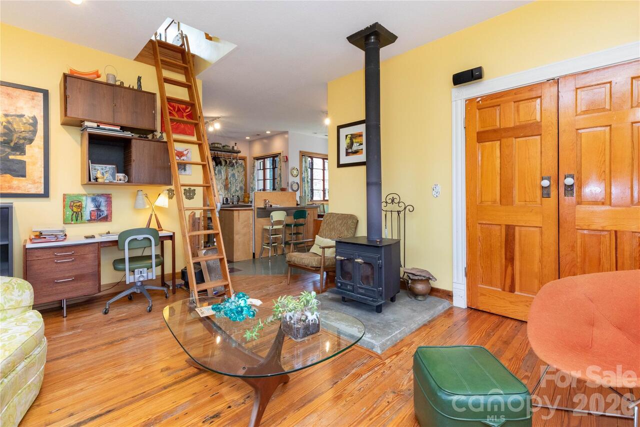 Listing Photo 17