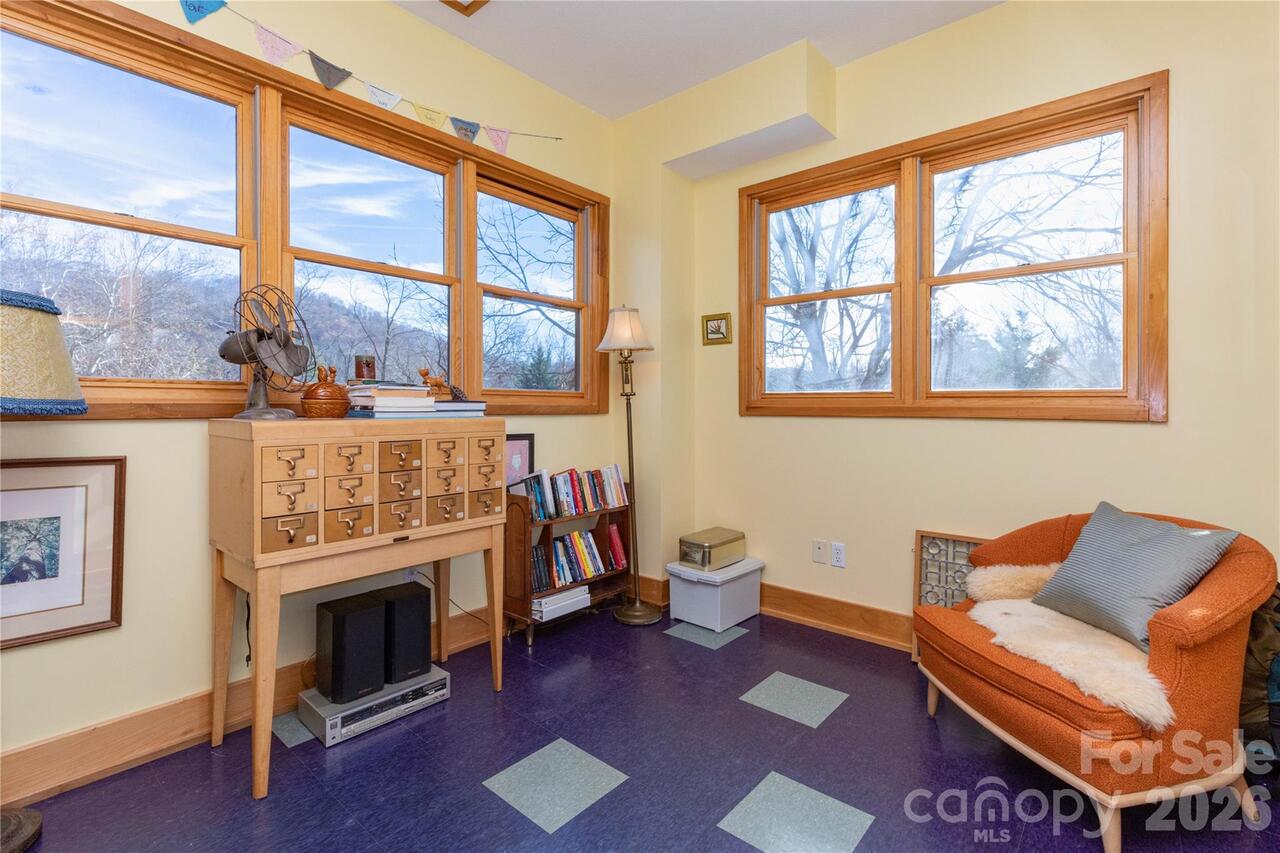 Listing Photo 18