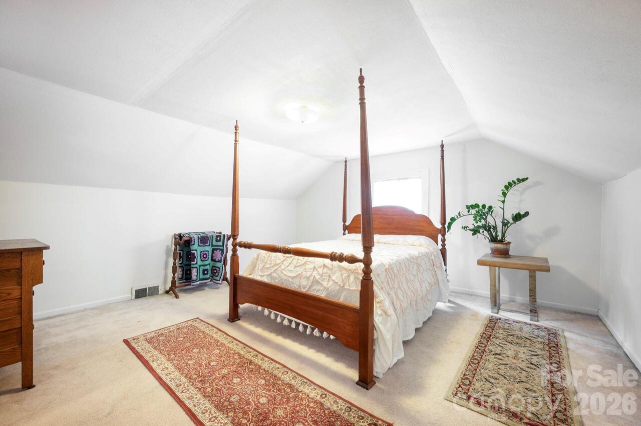 Listing Photo 18