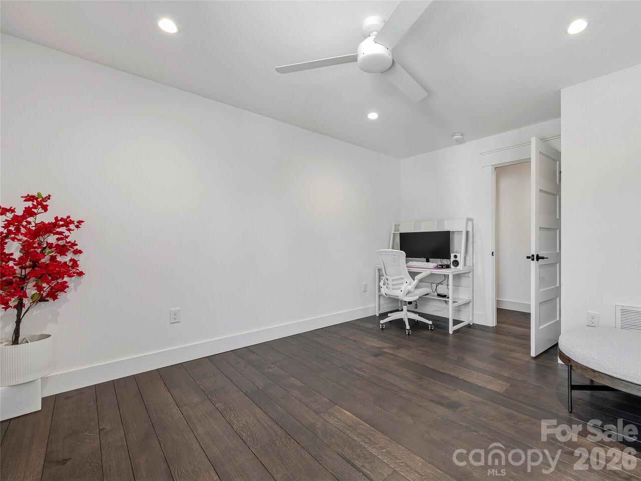 Listing Photo 29