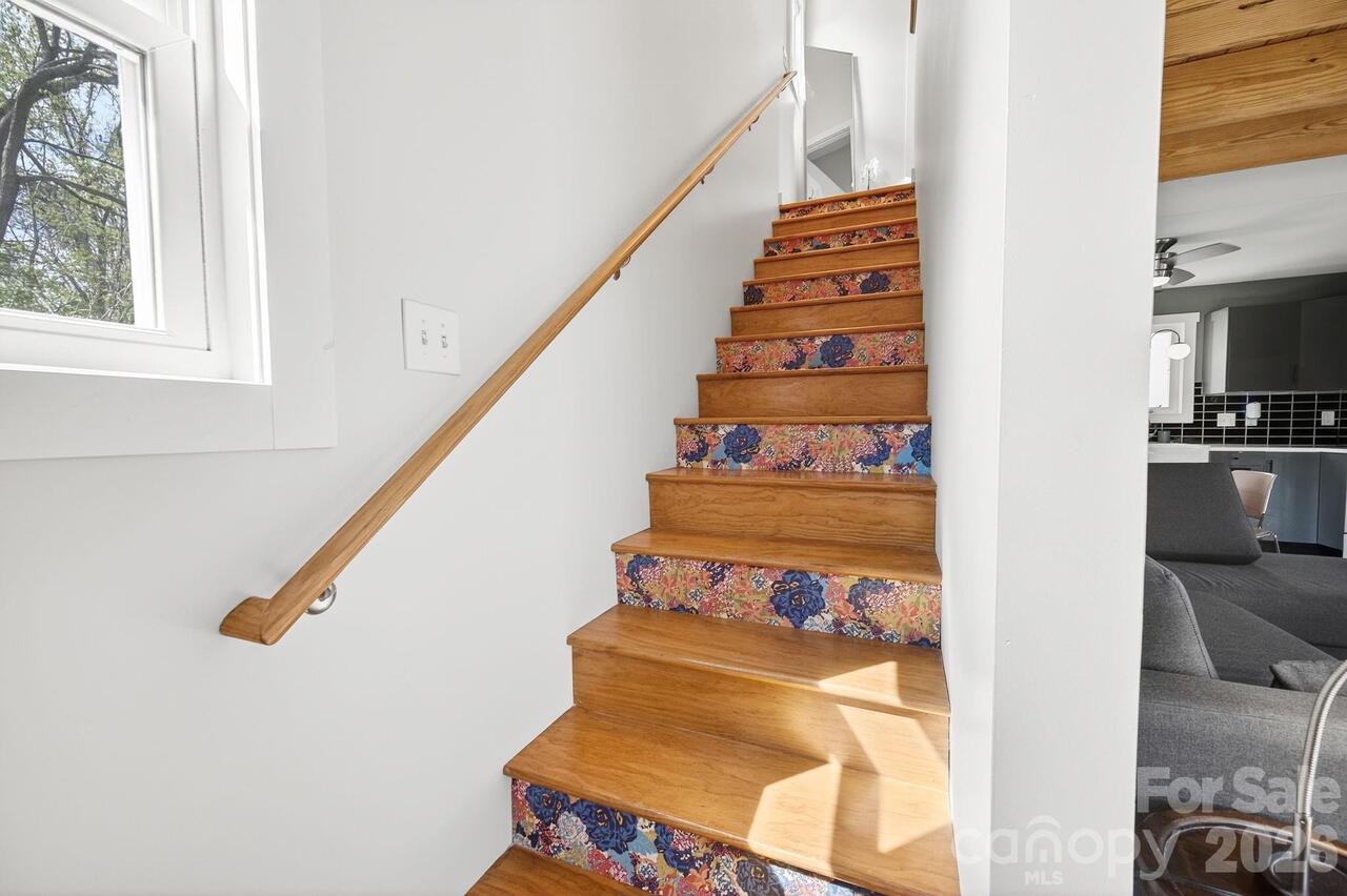 Listing Photo 11