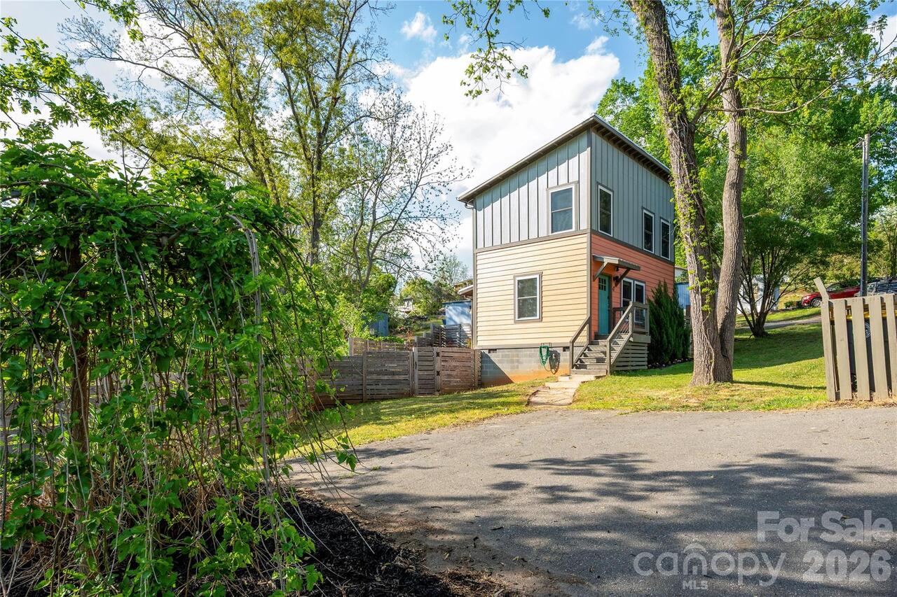 Listing Photo 25