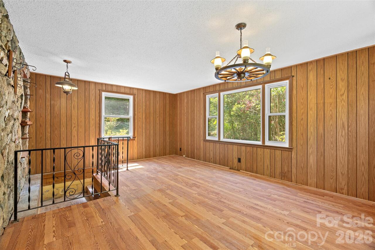 Listing Photo 9