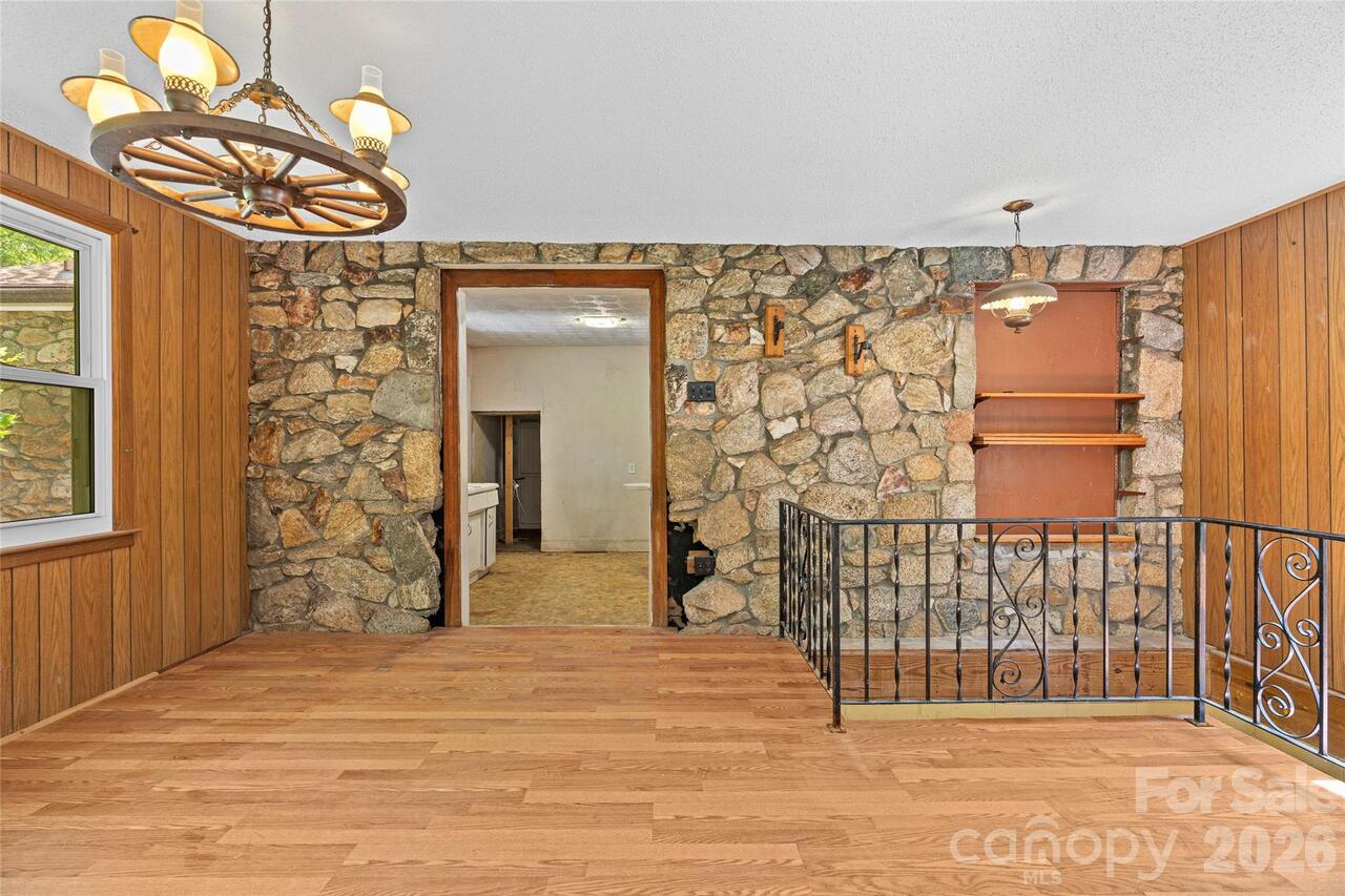 Listing Photo 10