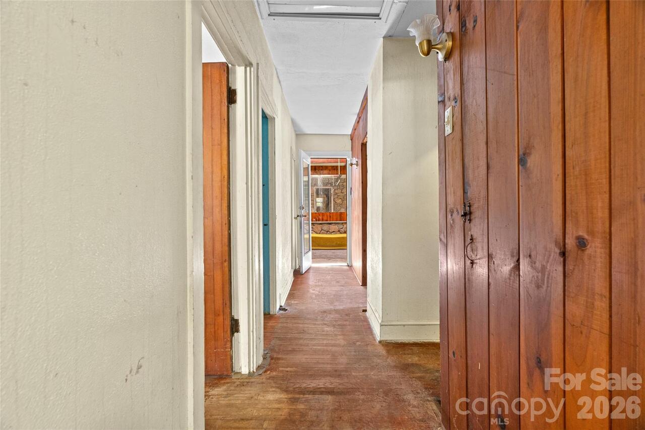 Listing Photo 12