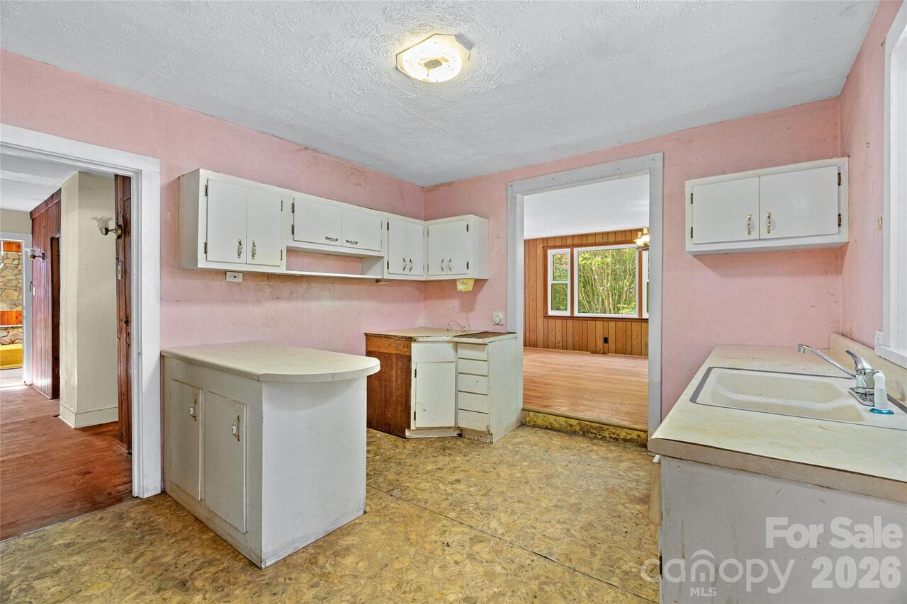 Listing Photo 14