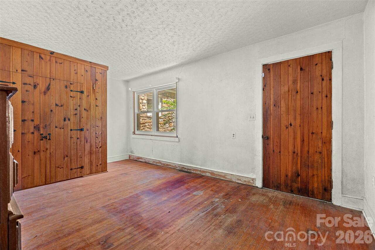 Listing Photo 18