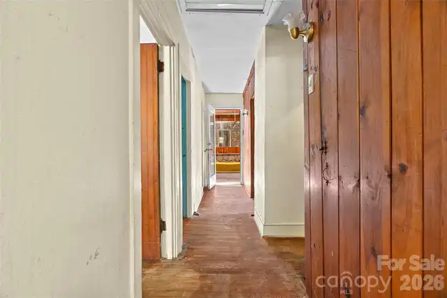 Listing Photo 12