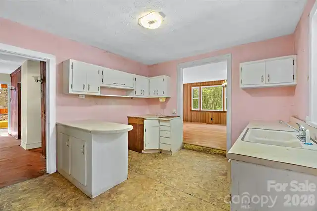 Listing Photo 14