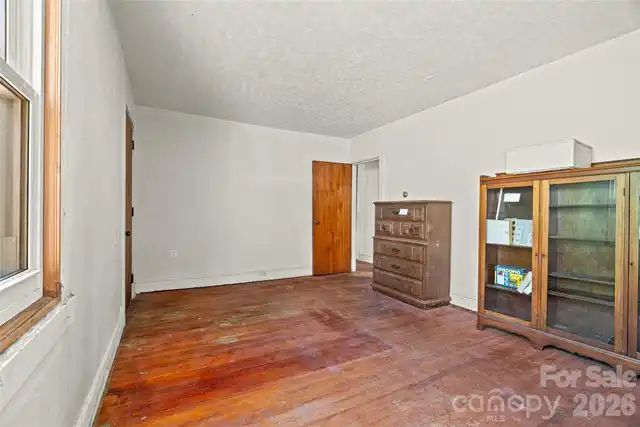 Listing Photo 19