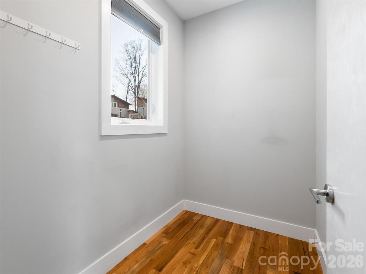 Listing Photo 17
