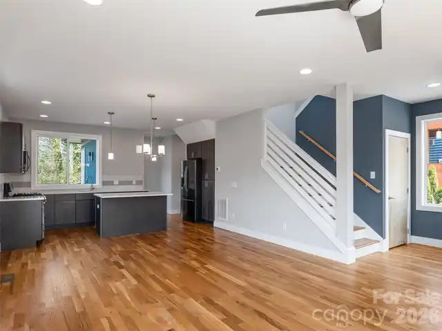 Listing Photo 9
