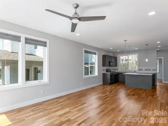 Listing Photo 10