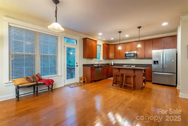 Listing Photo 10