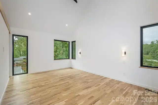 Listing Photo 24