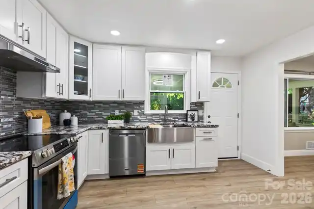 Listing Photo 10