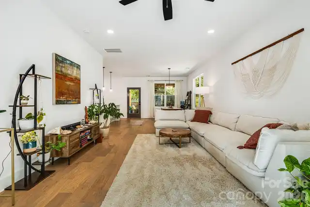 Listing Photo 7