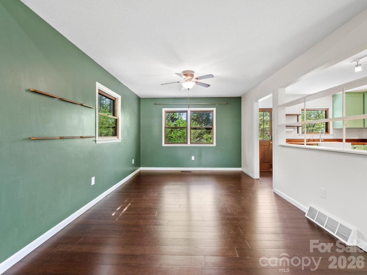 Listing Photo 10
