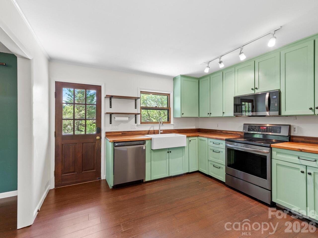 Listing Photo 15