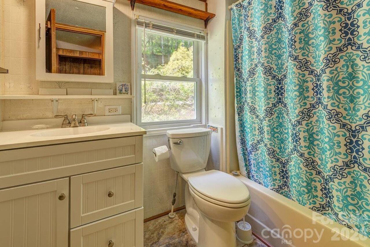 Listing Photo 11