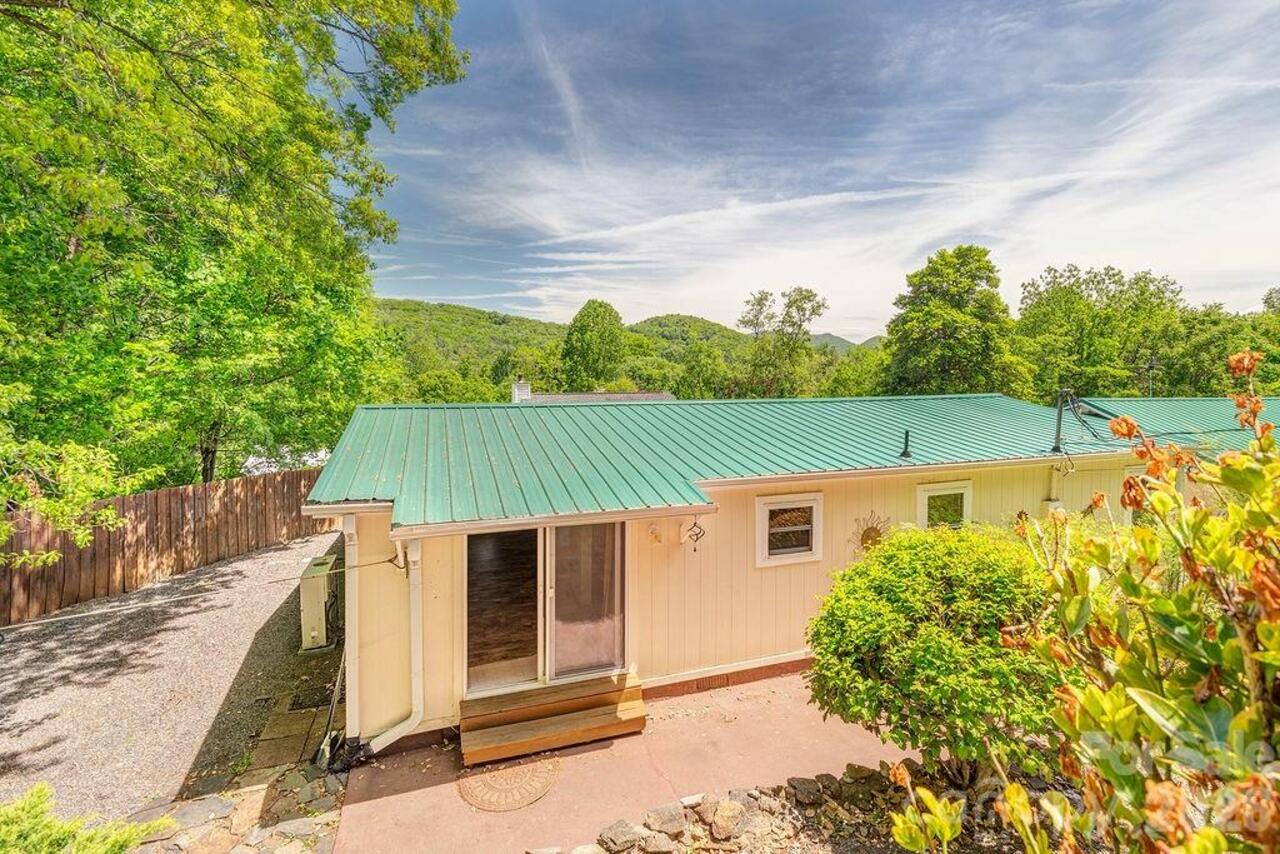 Listing Photo 17
