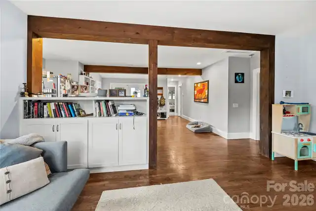 Listing Photo 10