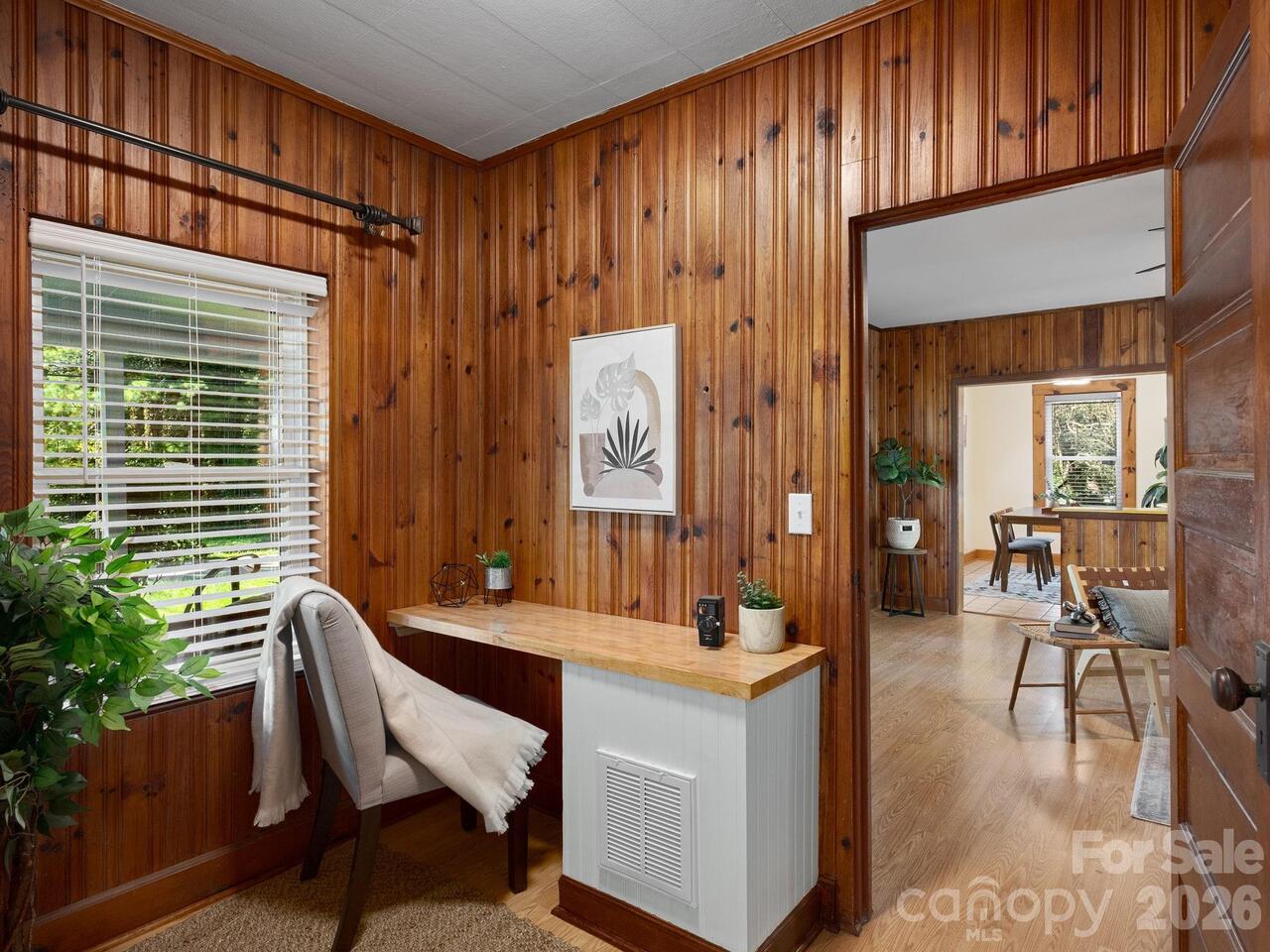Listing Photo 11