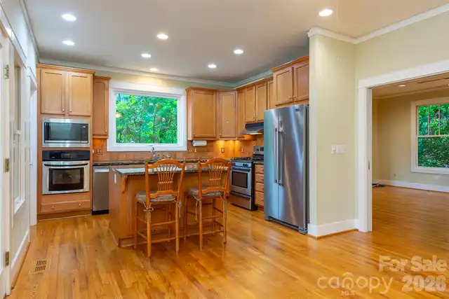 Listing Photo 8