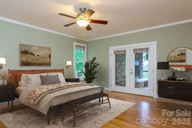 Listing Photo 12