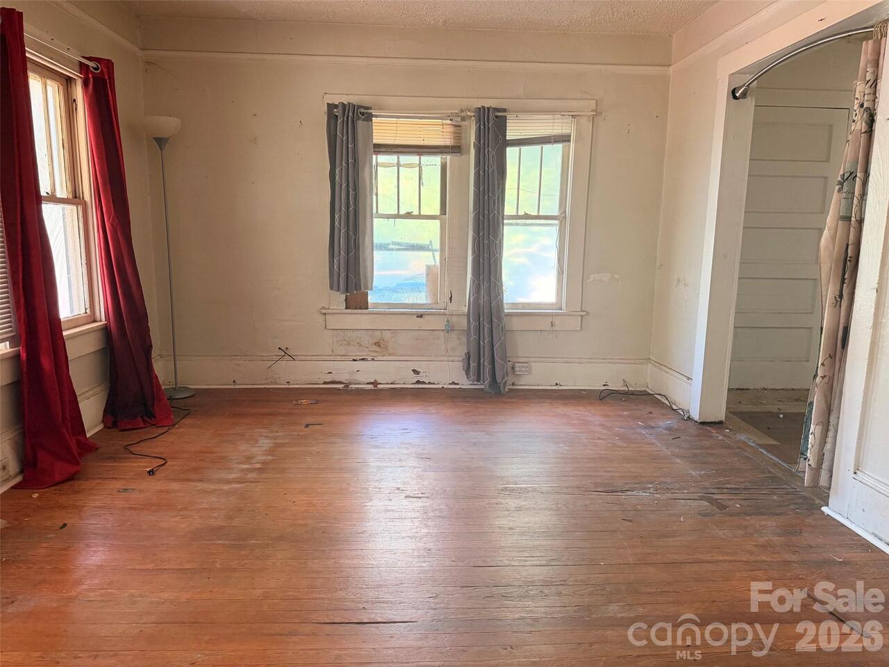Listing Photo 5