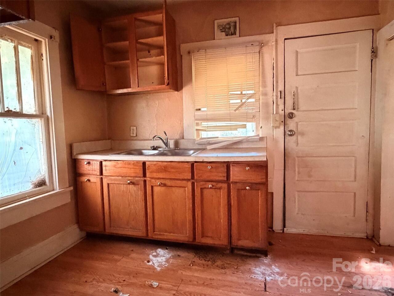Listing Photo 9