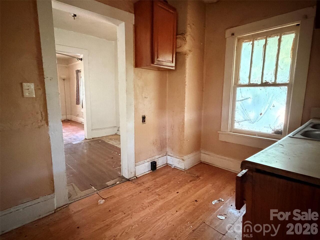 Listing Photo 10