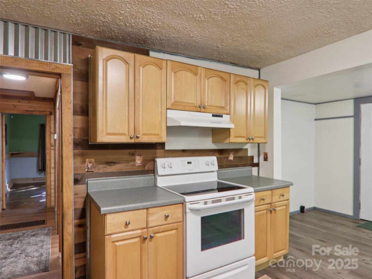 Listing Photo 11