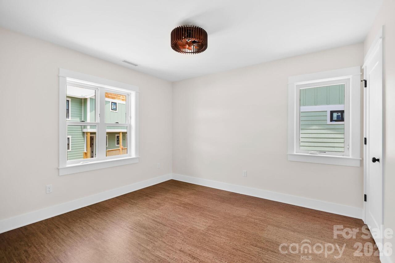 Listing Photo 17