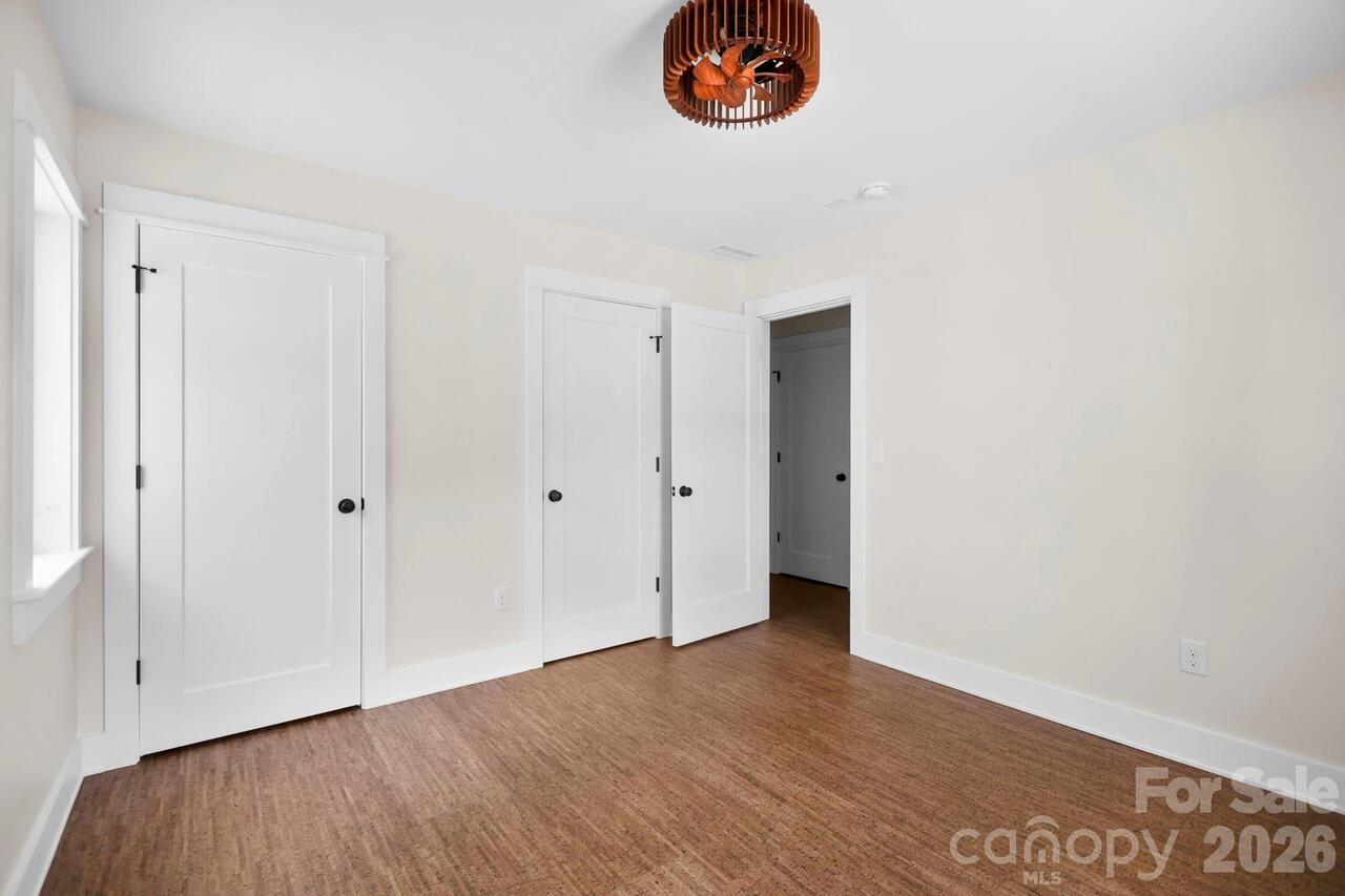 Listing Photo 16