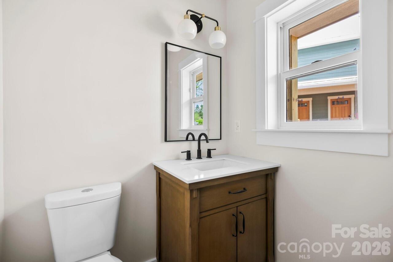 Listing Photo 12