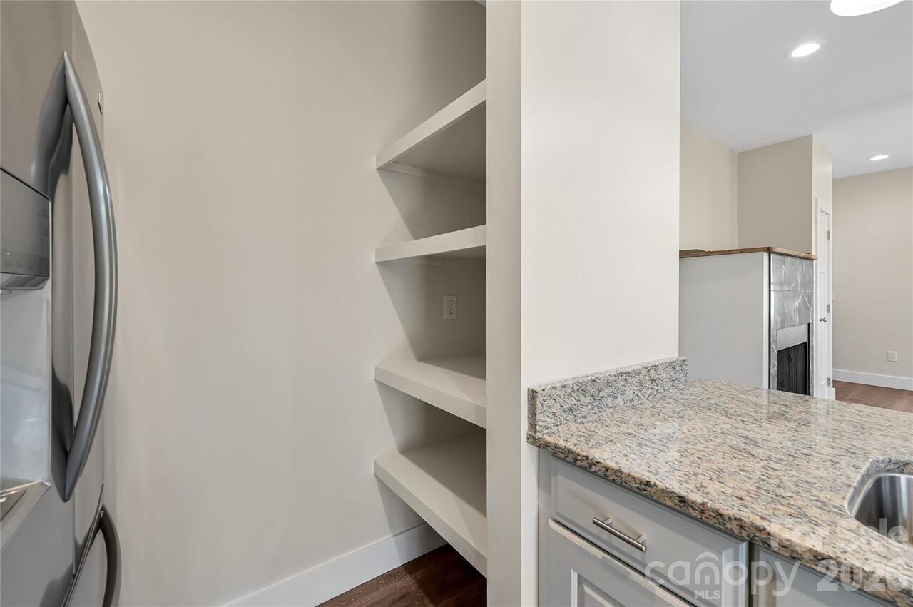Listing Photo 10