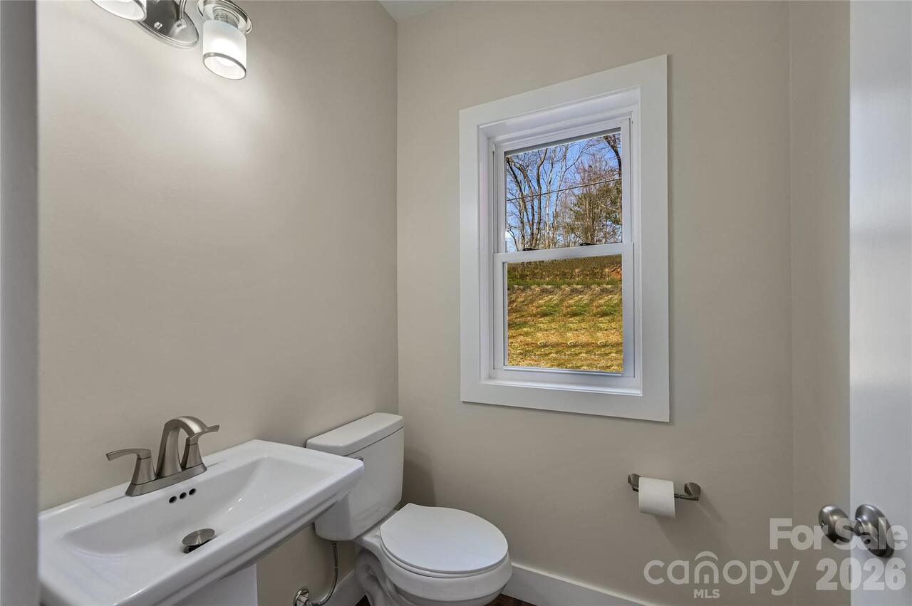 Listing Photo 11