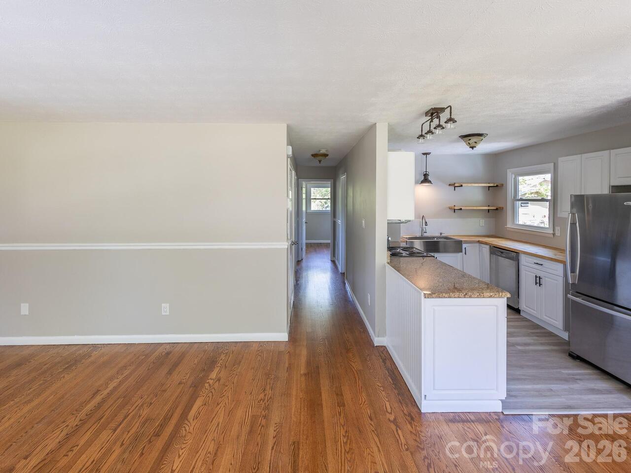 Listing Photo 8