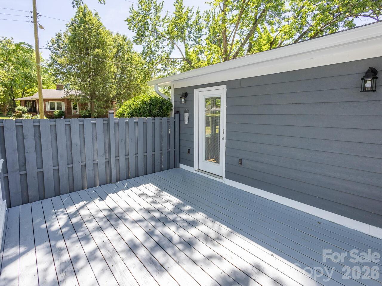 Listing Photo 16