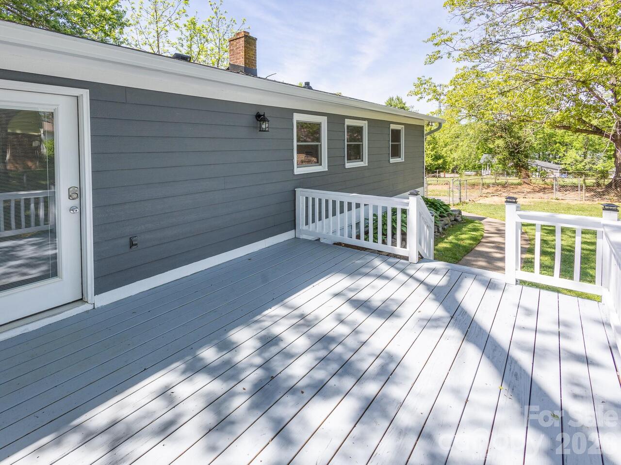 Listing Photo 17